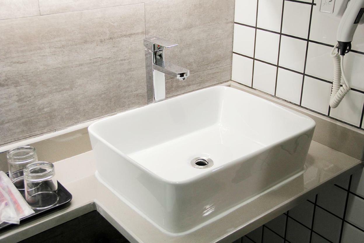 Jin Zhong Hotel Şanghay Dış mekan fotoğraf